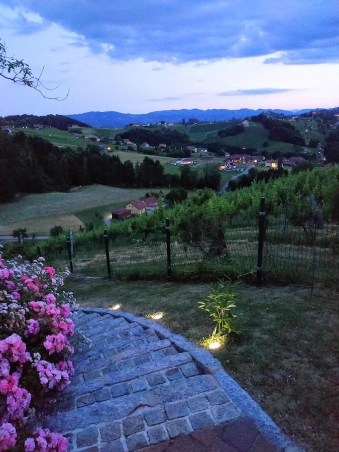 Das Weinberghaus Ratsch an der Weinstrasse Ngoại thất bức ảnh
